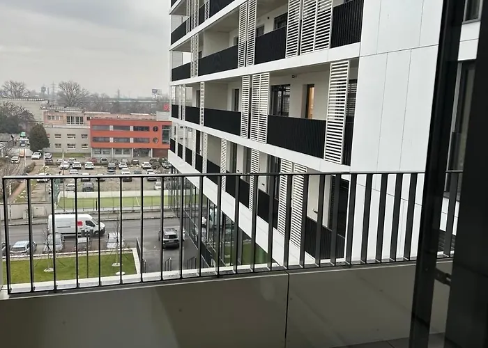 2 In Downtown,free Parking,late Check-out,big Balcony *